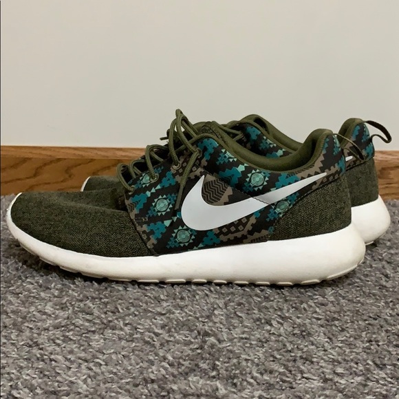 roshe run aztec